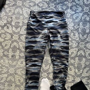 Worn once Lululemon full length leggings - blue camo size 10